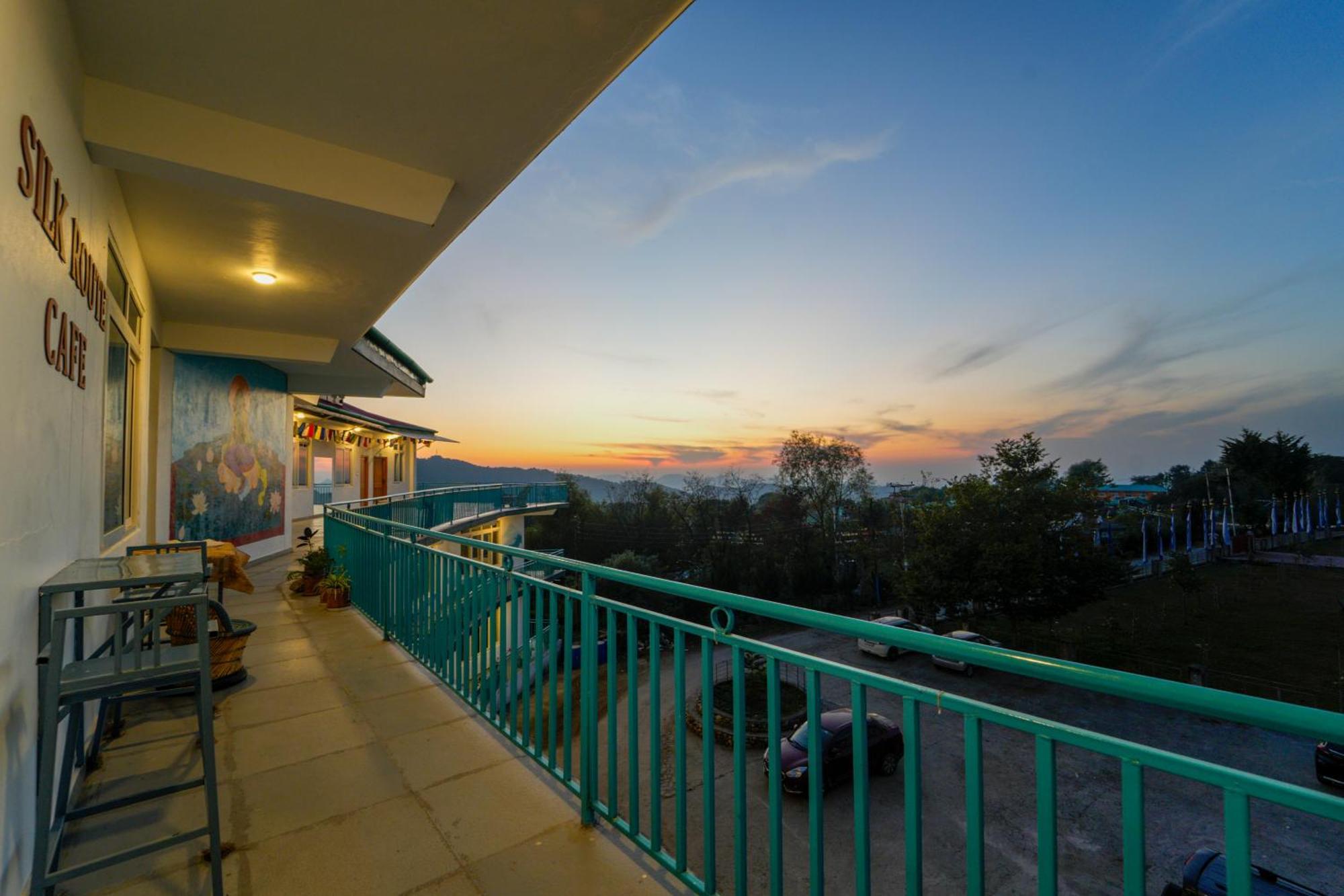 Hotel Chokling Arthouse - The Treasure Of Himalayas Bīr Exterior foto