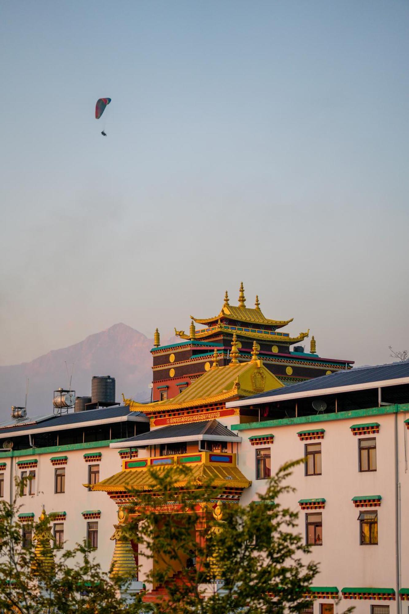 Hotel Chokling Arthouse - The Treasure Of Himalayas Bīr Exterior foto